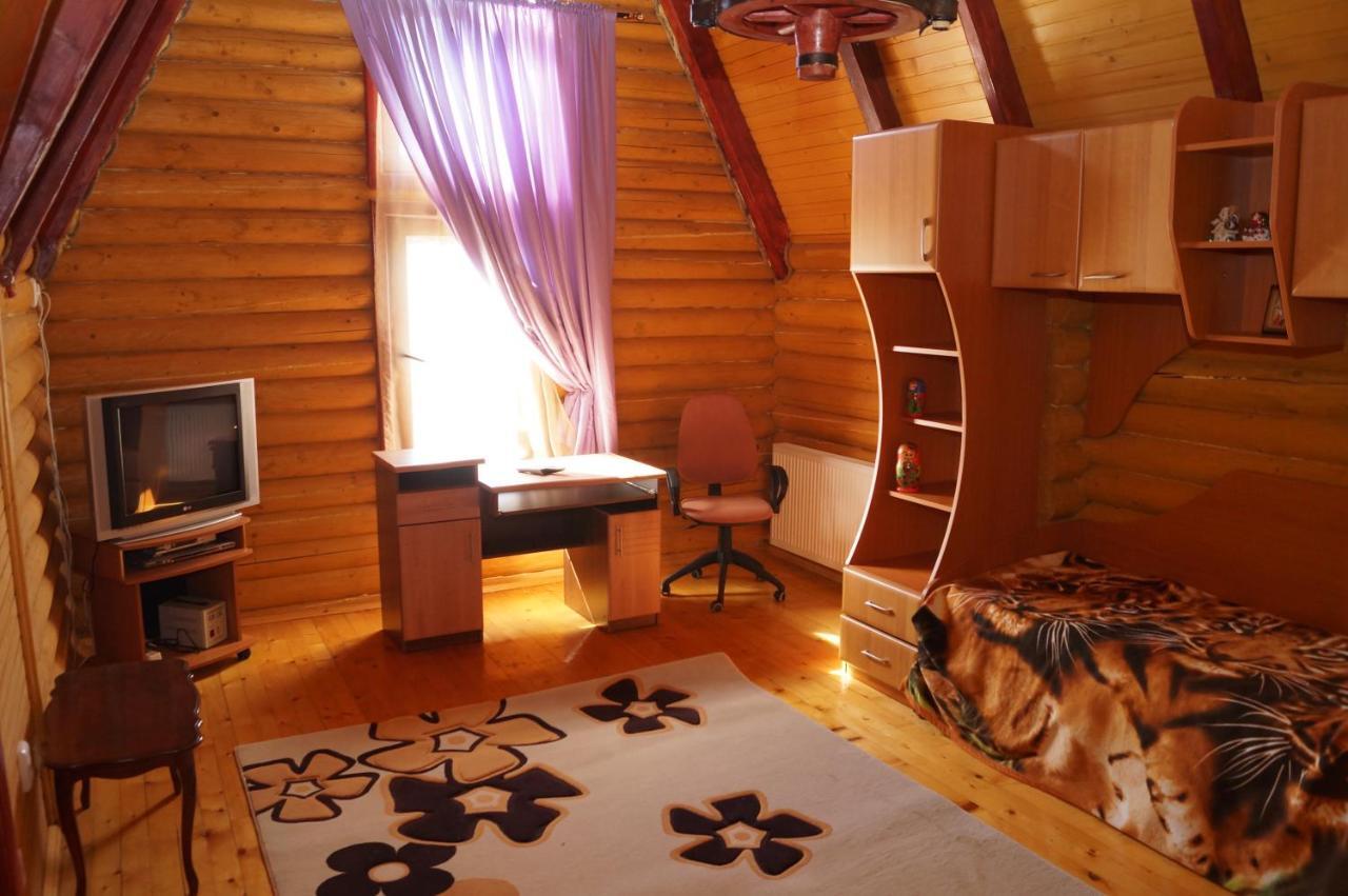 Норіс Hotel Migovo Bagian luar foto